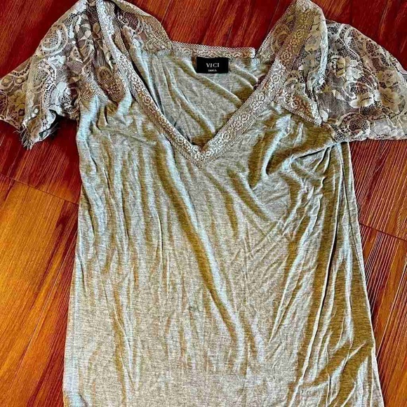 Vici Heather Gray Lace Accent Blouse - Picture 1 of 1